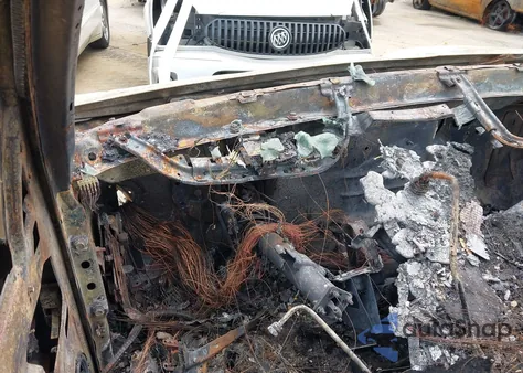 2002 Cadillac Escalade Standard from USA, damaged, VIN 1GYEK63N12R330183